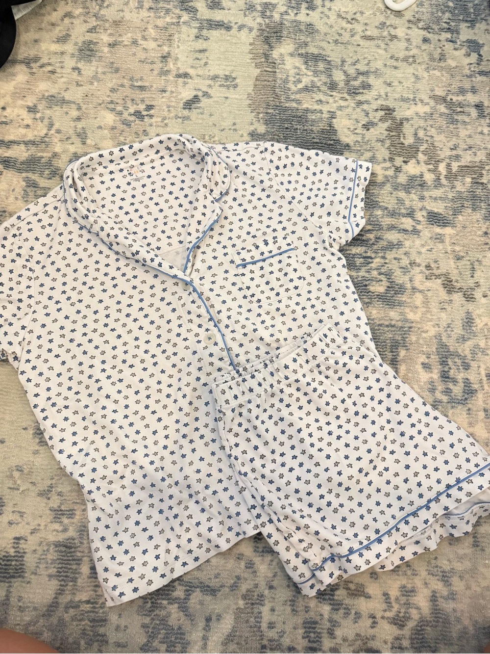Roller Rabbit White and Blue Star-Print Short Pajama Set